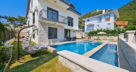 Villa Fidelis 2