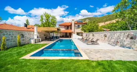 Villa Yanar