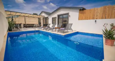 Villa White House