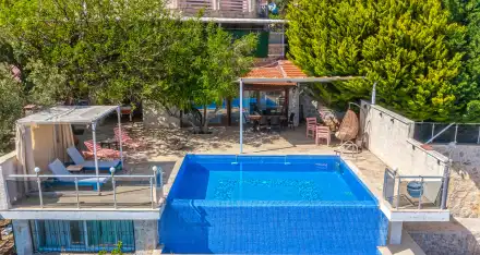 Villa Nar Üzümlü