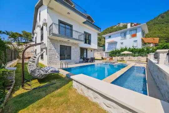 Villa Fidelis 2