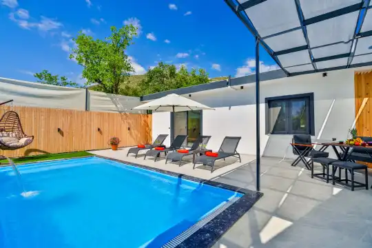 Villa Garnet