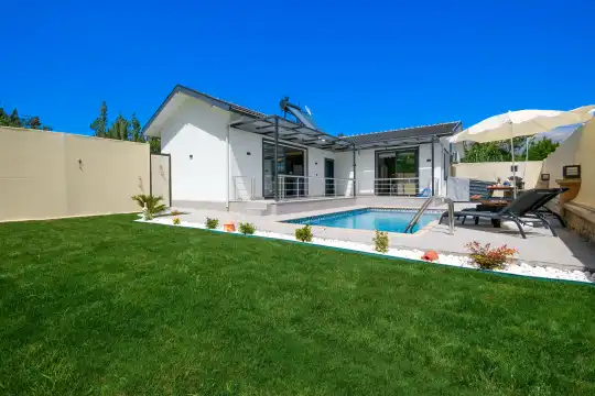 Villa Apex 1
