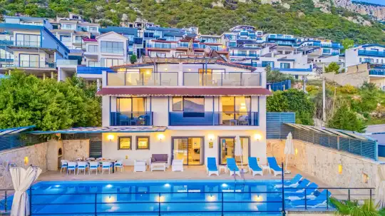 Villa Carat